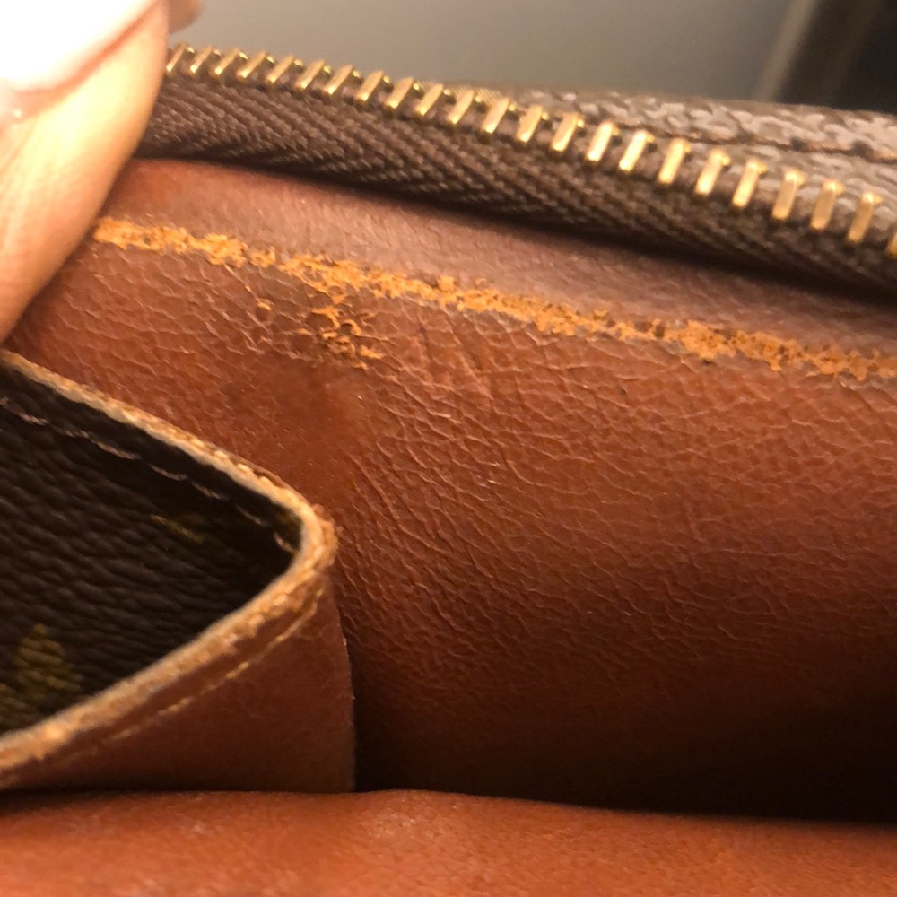 Louis Vuitton Monogram Clutch - Picture 8 of 8